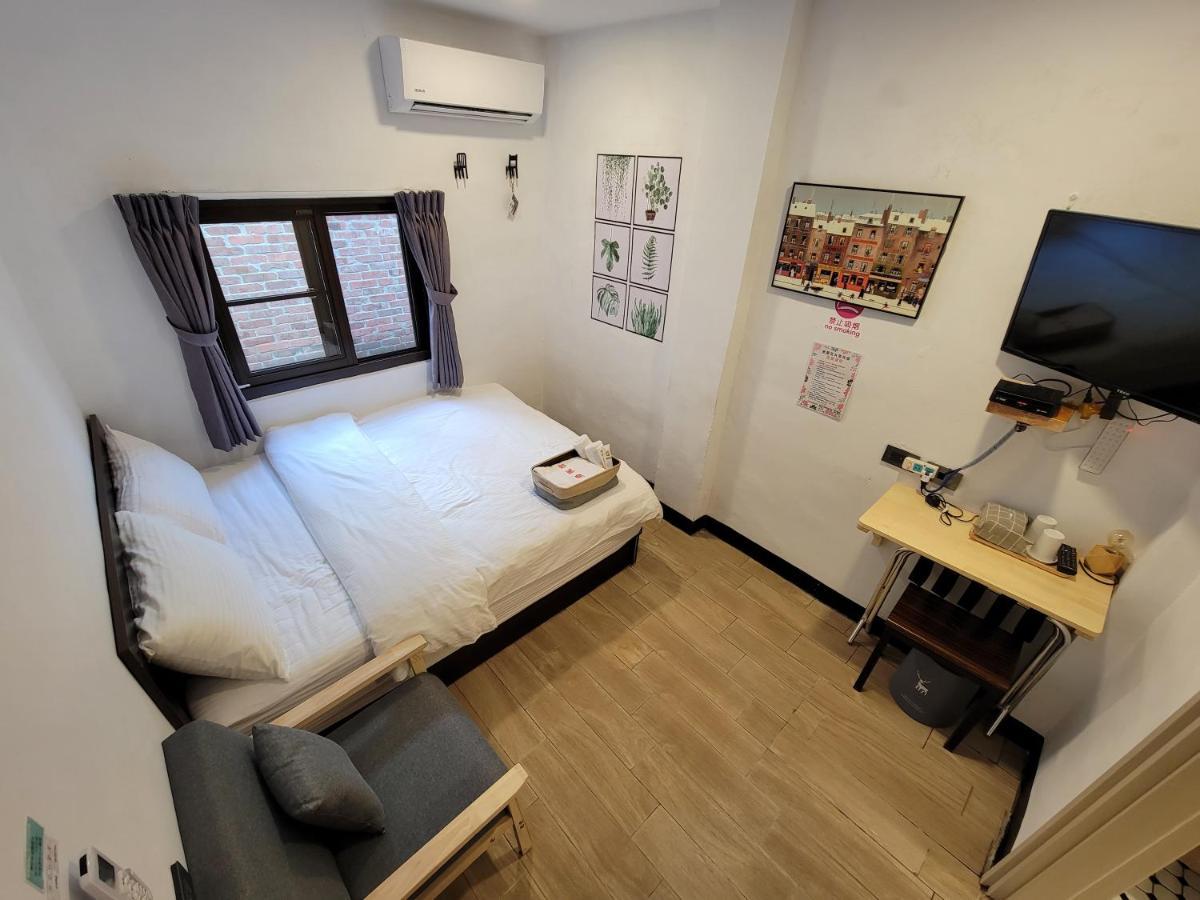 Old Wow老屋瓦共享民宿hostel 桃園市民宿074號 Лонгтан Экстерьер фото